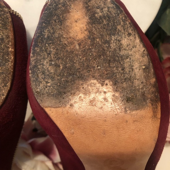 Alexander McQueen Skull Zipper Detail Peep Toe Pumps in Nubuck Leather - Picture 9 of 14